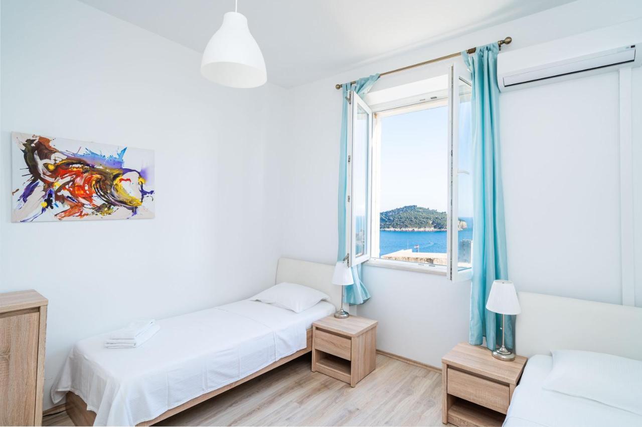 Sea View Magnolia